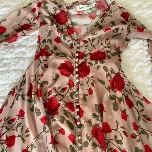 Fame and Partners Red Floral Maxi Dress - Picture 2 of 9